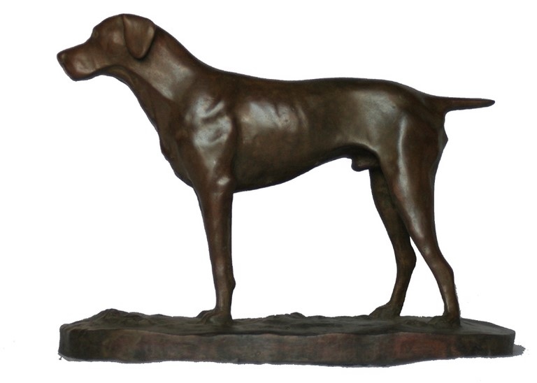 Sculpture of a dog pointing by Laurence Saunois, animal artist